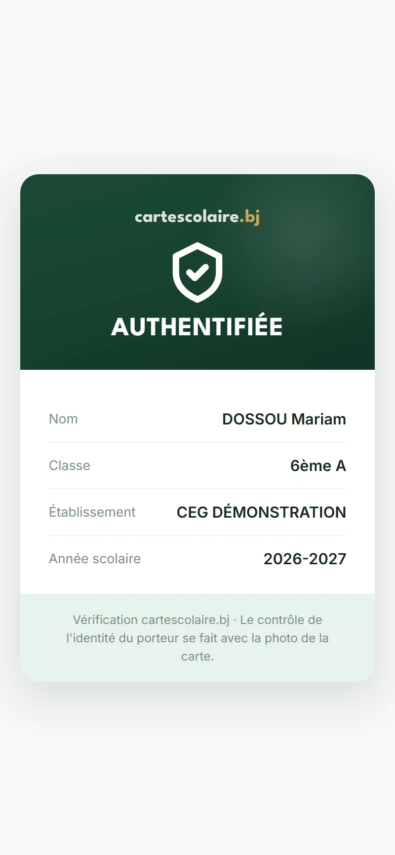 Page de vérification sur téléphone : carte authentifiée, nom, classe, établissement, année scolaire